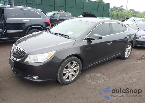 2013 Buick Lacrosse Leather Group z USA, uszkodzony, nr VIN 1G4GC5E32DF202133